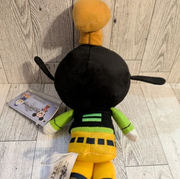Disney Goofy Plush Toy - Black, Green, Yellow, Orange - Picture 4 of 6